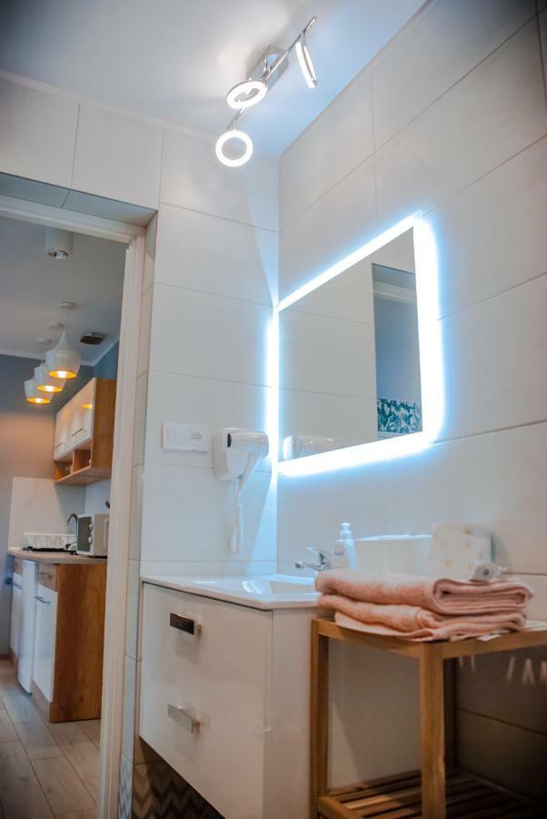 Noclegi "Boczna 5A" Apartamenty Goscinne シュツァブノ・ズドルイ エクステリア 写真
