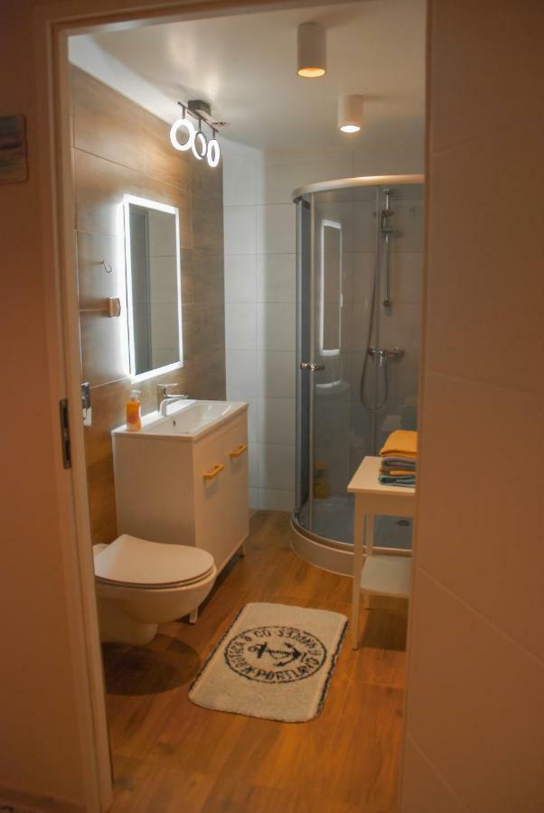 Noclegi "Boczna 5A" Apartamenty Goscinne シュツァブノ・ズドルイ エクステリア 写真